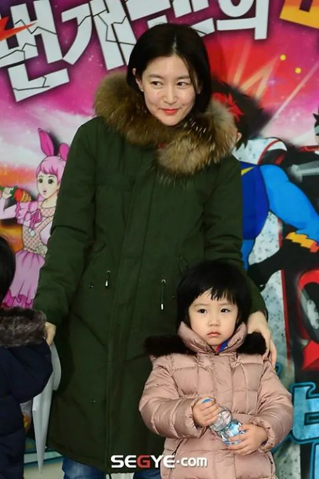 Anak Lee Young Ae