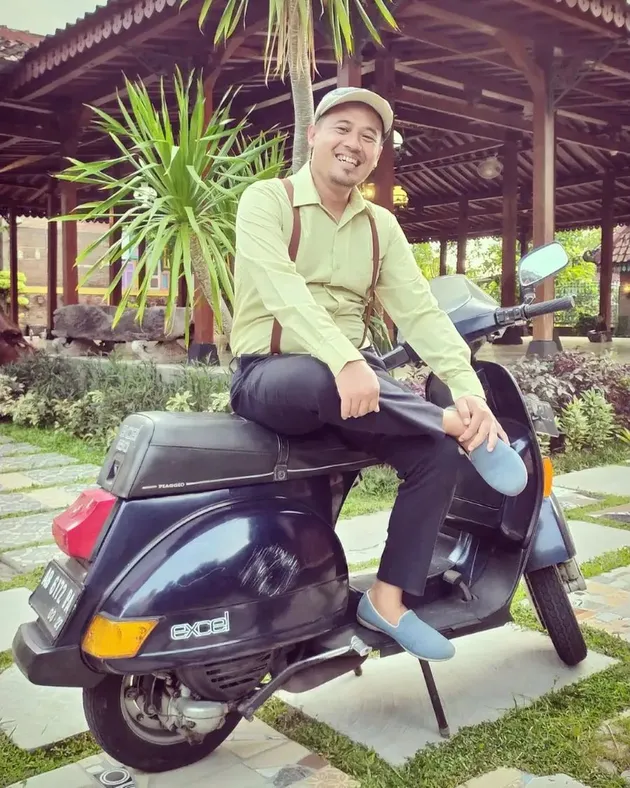Sempat tenar, kini pria yang kerap disapa Adit ini memilih vakum dari dunia hiburan dan memulai menjalani hidupnya jauh dari sorotan media. 