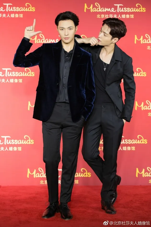 Wax figure lay exo yixing
