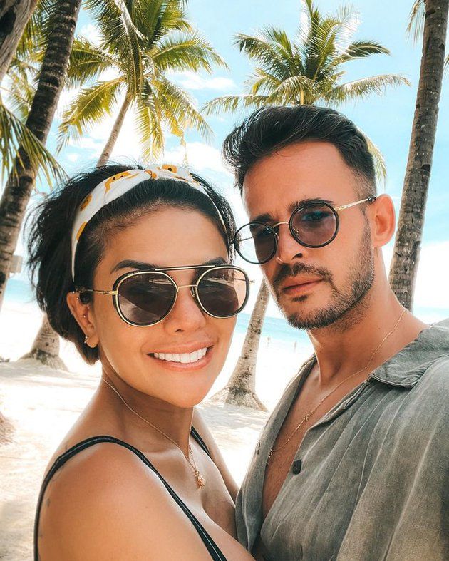 Admitting Pregnancy After Proposal - Head Hit, Here are 13 Controversies of Nikita Mirzani and Antonio Dedola Whose Marriage is Now in the Spotlight