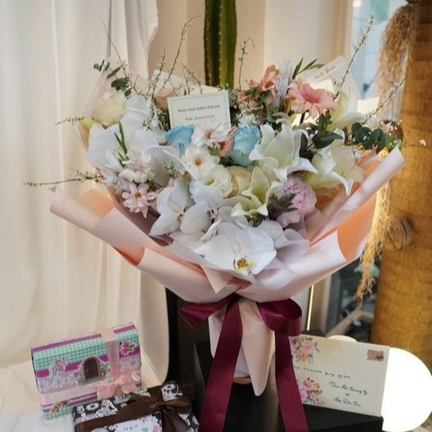 Lee Seung Gi and Lee Da In Officially Tie the Knot, Flooded with Congratulations and Gifts from Fans Around the World
