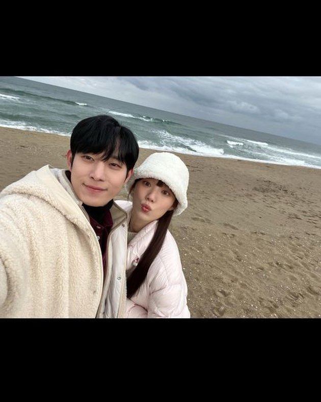 Lee Sung Kyung Uploads Sweet Photos with Kim Young Dae, Making 'SHOOTING STARS' K-Drama Fans Hard to Move On!