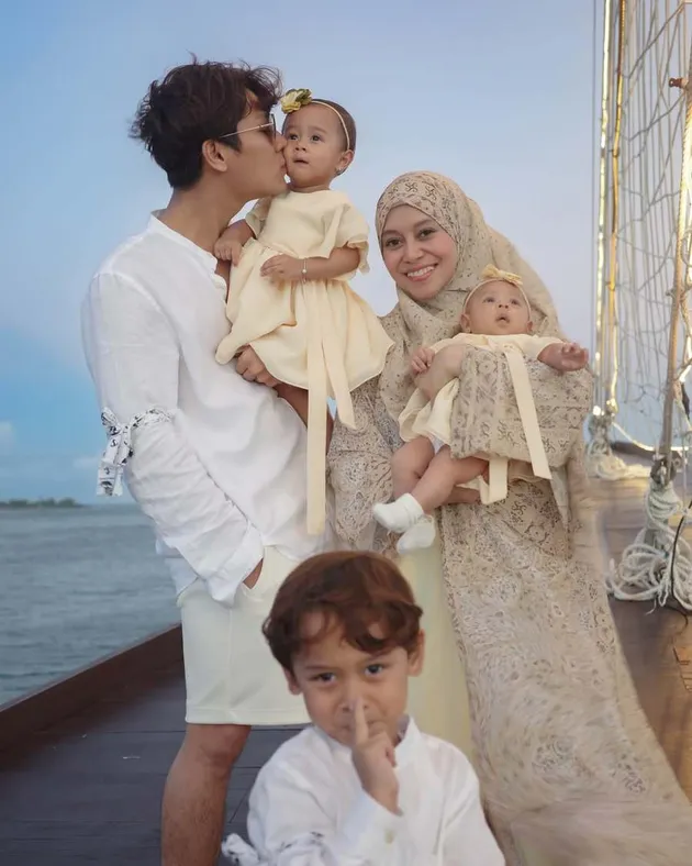 Lesti Kejora dan Rizky Billar liburan