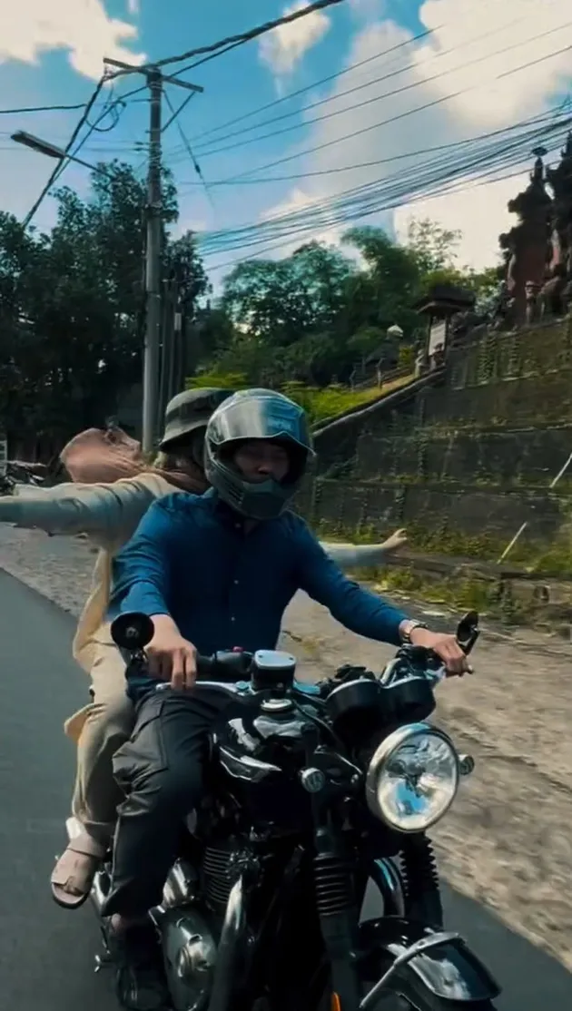 Lesti Kejora dan Rizky Billar motoran