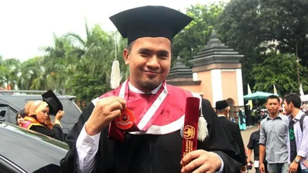 Pedangdut Wisuda Sarjana