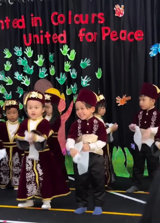 Levian Perform di Sekolah