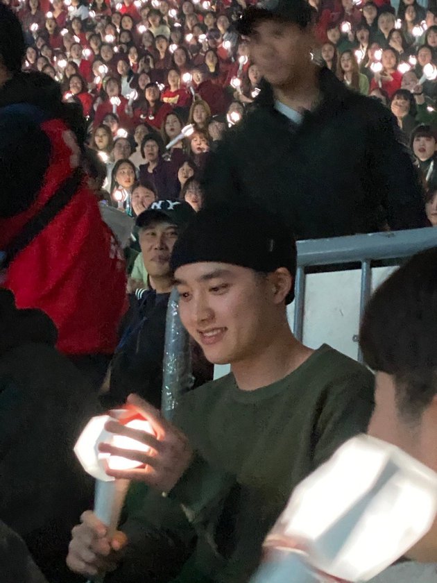 D.O. Becomes a Fanboy with Dress Code at EXO Concert and Initially Refuses to Appear on the Big Screen