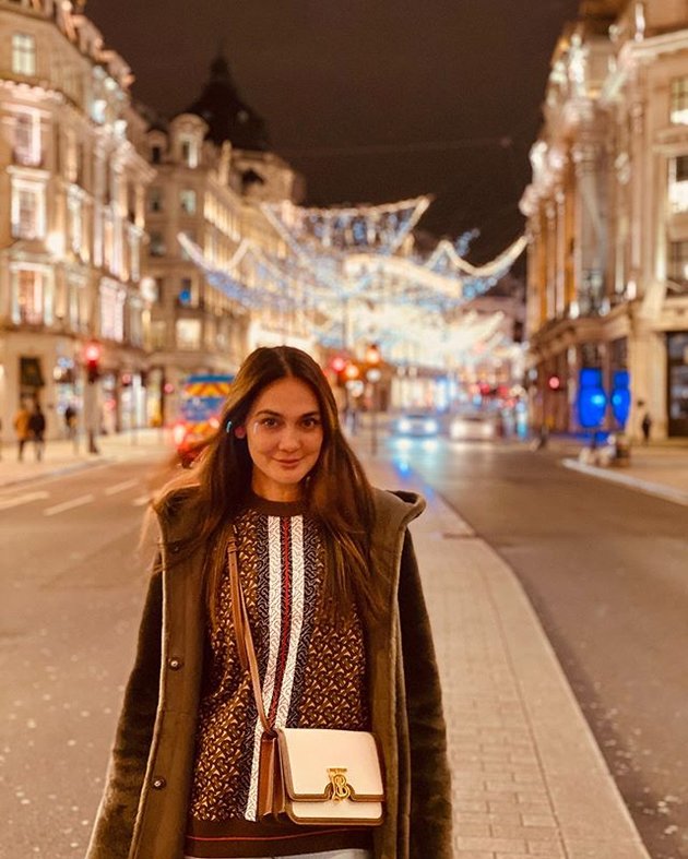 Vacation Together to France and England, Is This How Luna Maya Officially Announces Dating with Ryochin?