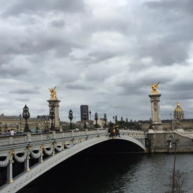 Liburan Pevita Pearce