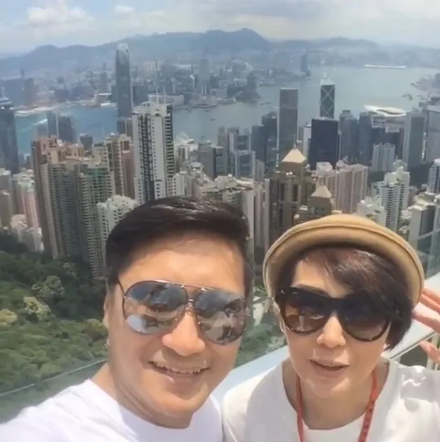 LIBURAN CINTA ARIE UNTUNG & FENITA ARIE DI HONG KONG ...