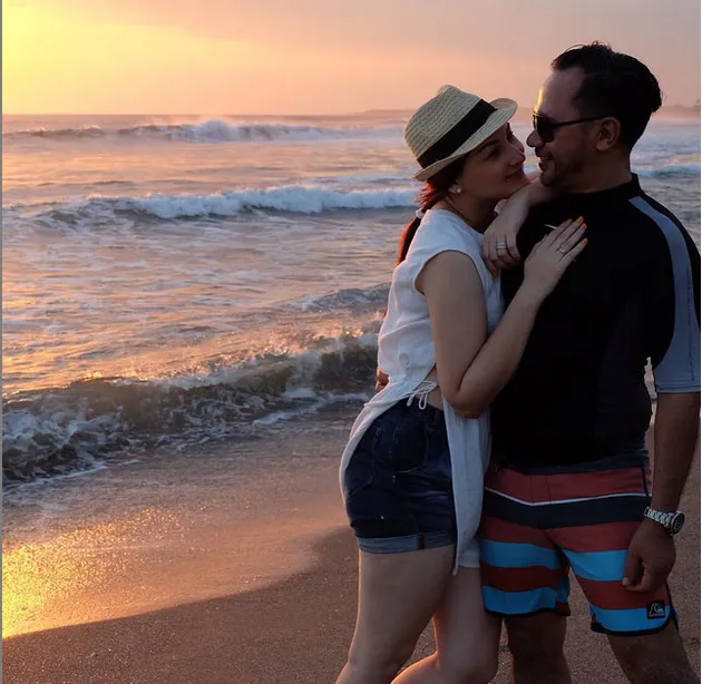 Liburan Keluarga Mona Ratuliu