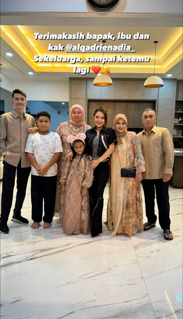 Vacation and Eid are Over, 8 Photos of Siti Badriah Working Again - Her Husband is Astonished
