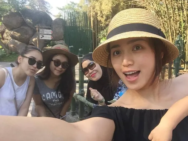 Ayu Ting Ting dan Jessica Iskandar