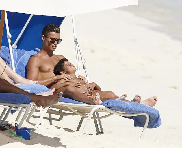 Cristiano Ronaldo &amp; Anaknya