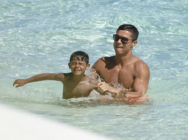 Cristiano Ronaldo &amp; Anaknya