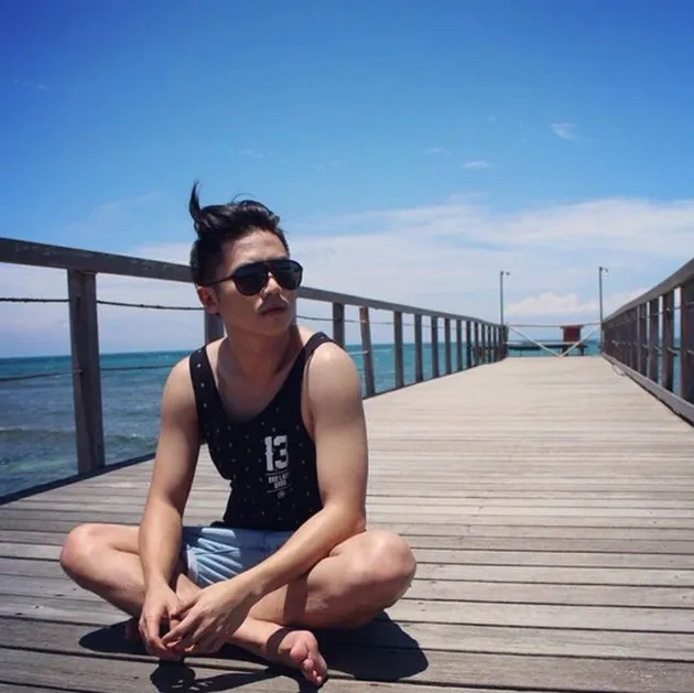 Pacar Rafael Tan Seksi di Pantai