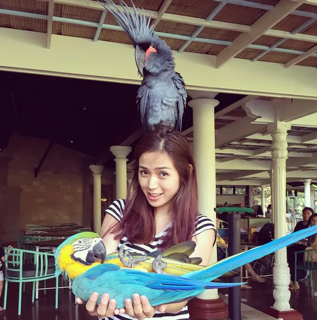 LIBURAN JESSICA ISKANDAR DAN BABY EL DI BALI, ADA HATERS ...