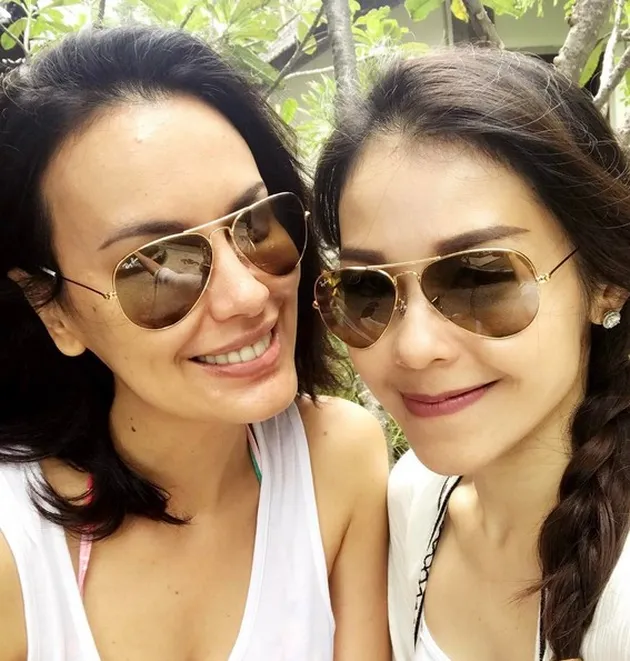 liburan seleb, istri uki noah, liburan metha yunatria, liburan artis, liburan sophia latjuba