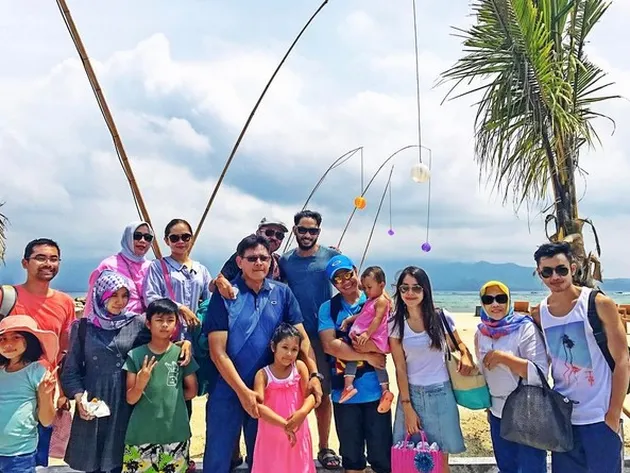 liburan seleb, istri uki noah, liburan metha yunatria, liburan artis, liburan sophia latjuba
