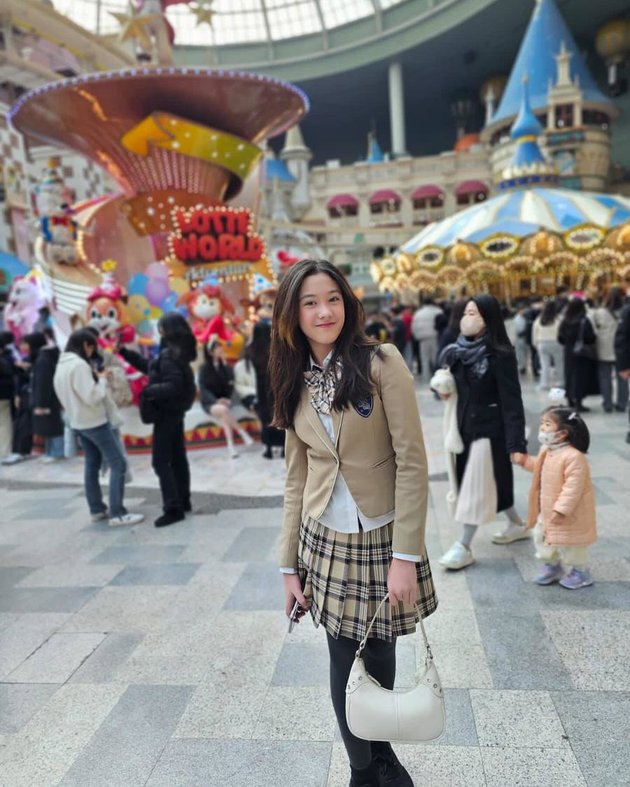 Vacation in Korea, 8 Pictures of Mikhaela Lee, Nafa Urbach's Beautiful Daughter Who is Said to be Suitable as a Warlock