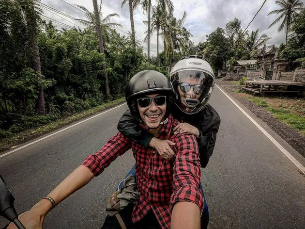 Liburan Donna Darius