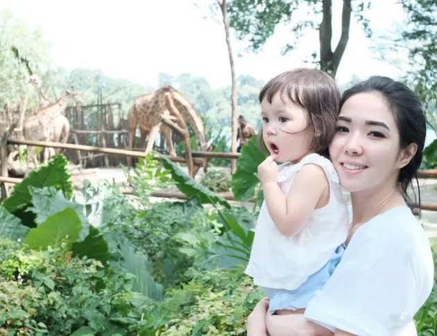 Gading, Gisel, Gempi Liburan ke Singapura