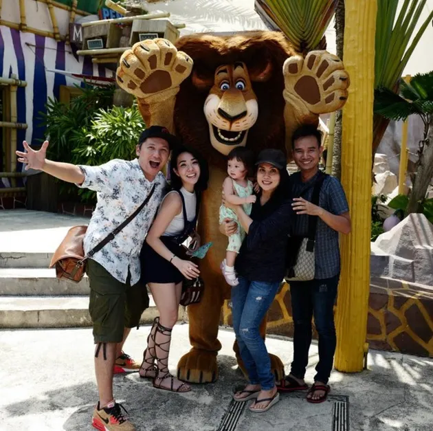 Gading, Gisel, Gempi Liburan ke Singapura