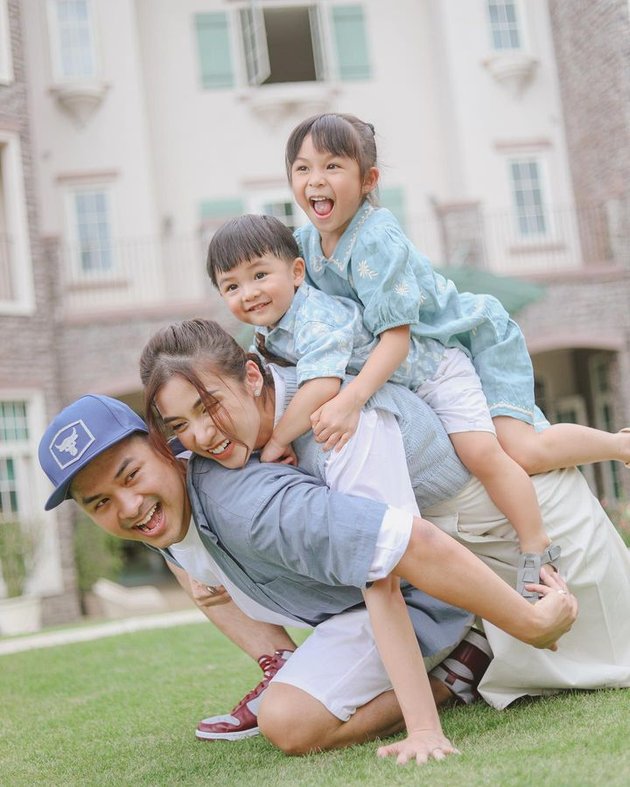 Vacationing in Thailand, Chelsea Olivia and Glenn Alinskie Have a Family Photoshoot with Their Adorable Children