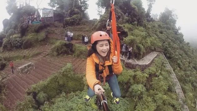 Liburan Prilly Latuconsina