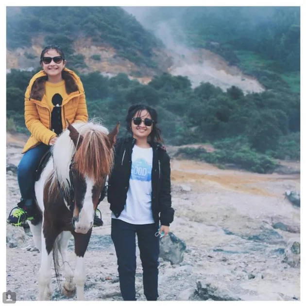 Liburan Prilly Latuconsina