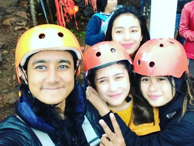 Liburan Prilly Latuconsina