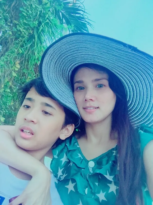 Liburan Dhani dan Mulan