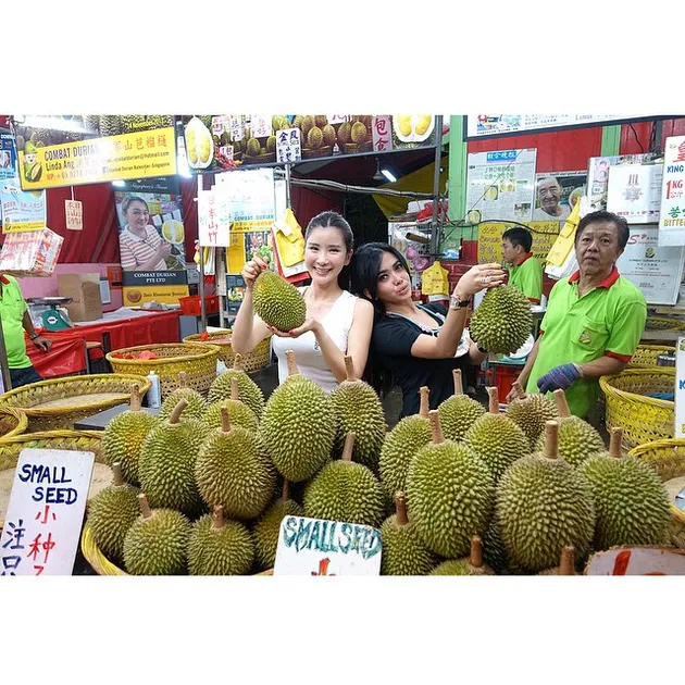 Syahrini - Jamie Chua