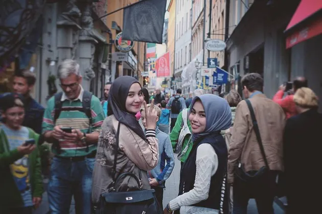 Zaskia Sungkar Irwansyah lihat aurora