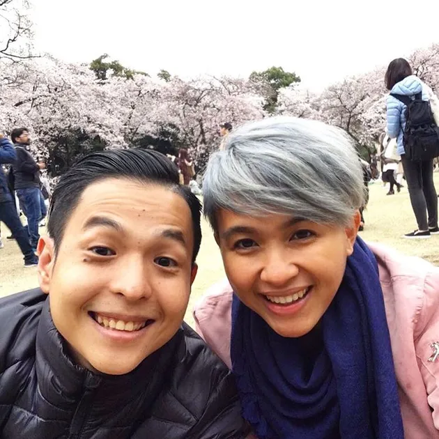 Foto liburan Ernest Prakasa &amp; istri ke Jepang