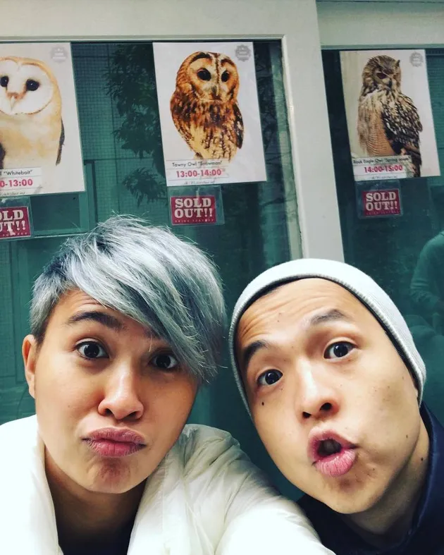Foto liburan Ernest Prakasa &amp; istri ke Jepang