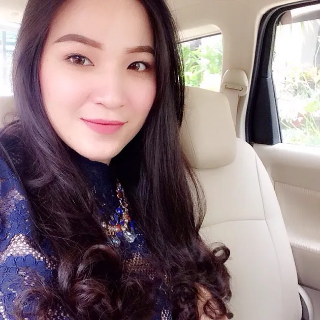 LINA, SEPUPU AUREL HERMANSYAH YANG CANTIKNYA BAK BIDADARI ...