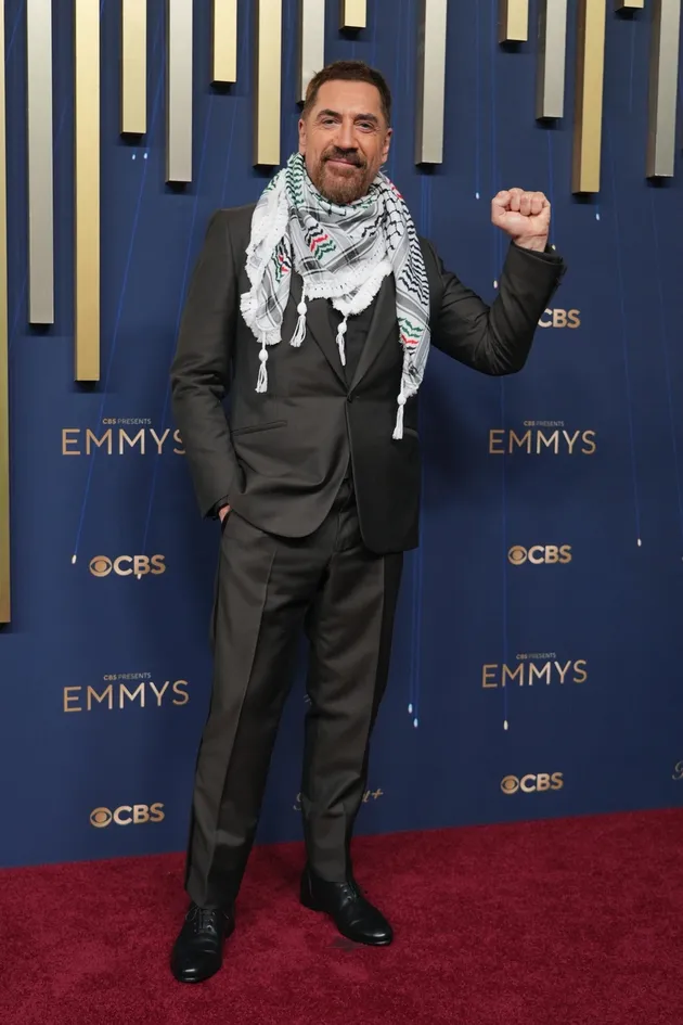 Javier Bardem di Red Carpet Emmy Awards 2025
