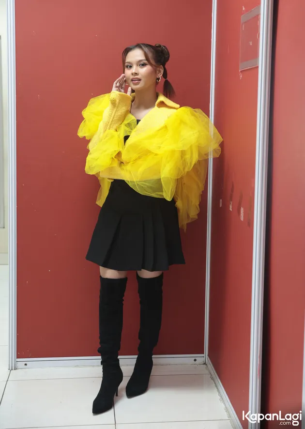 Listen Kendal di Backstage