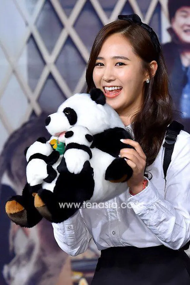 Yuri dan boneka panda
