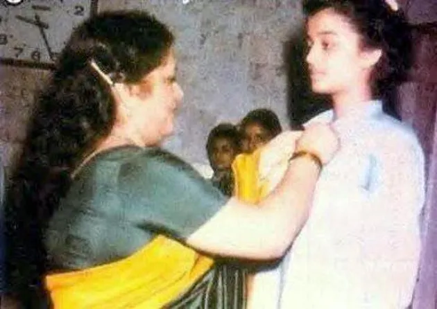 Masa Kecil Seleb Bollywood