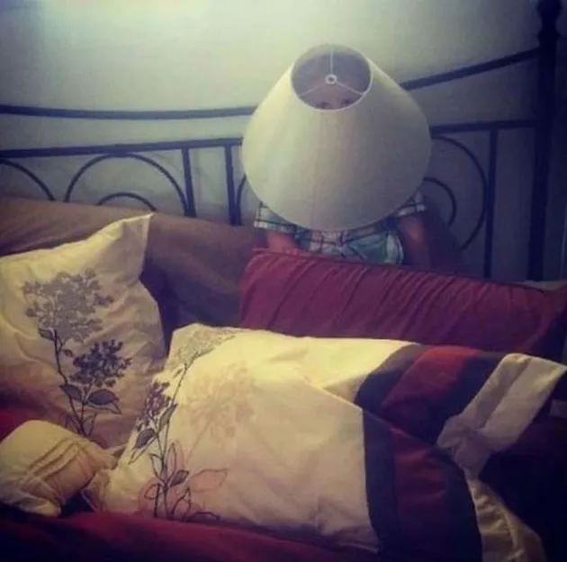 Anak Kecil Main Petak Umpet