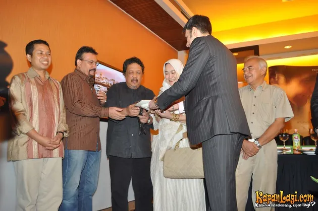 DI BAWAH LINDUNGAN KABAH