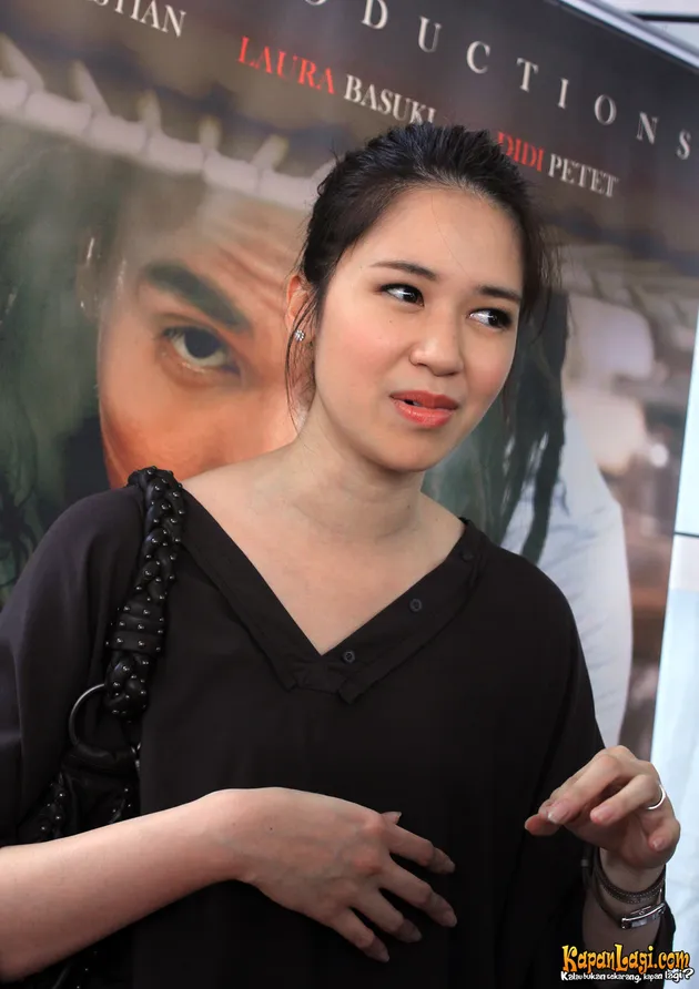 LAURA BASUKI DAN VINO BASTIAN DI LAUNCHING NOVEL MADRE 