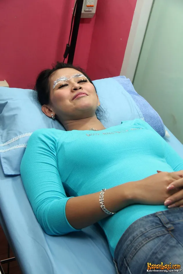 LEBIH MENGGAIRAHKAN - MEGGY WU MANTAN ISTRI KIWIL SULAM 