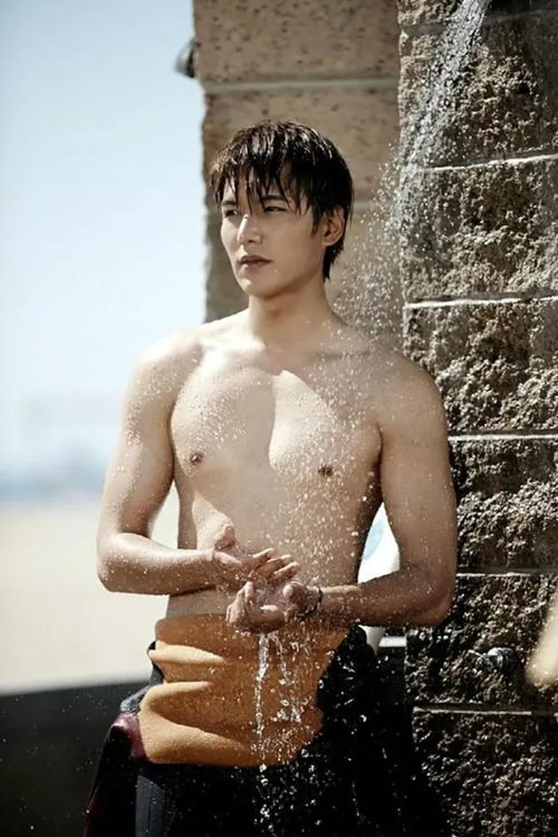 lee min ho, beach, pantai, the heirs, topless