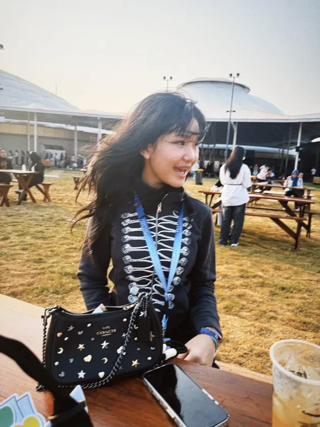 Bilqis Anak Ayu Ting Ting Nonton Konser