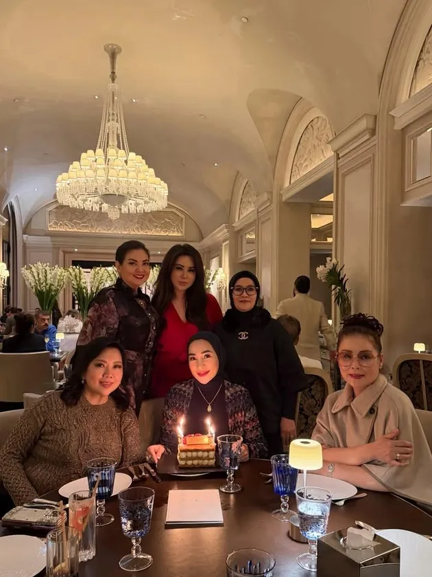Erin Trygina dan sahabat