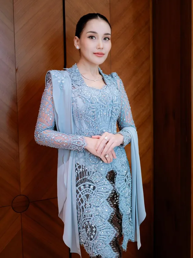 Ayu Ting Ting Tampil Elegan