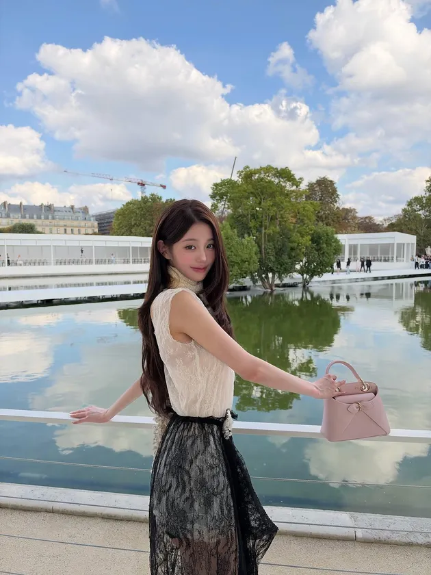 Wonyoung IVE Tersenyum